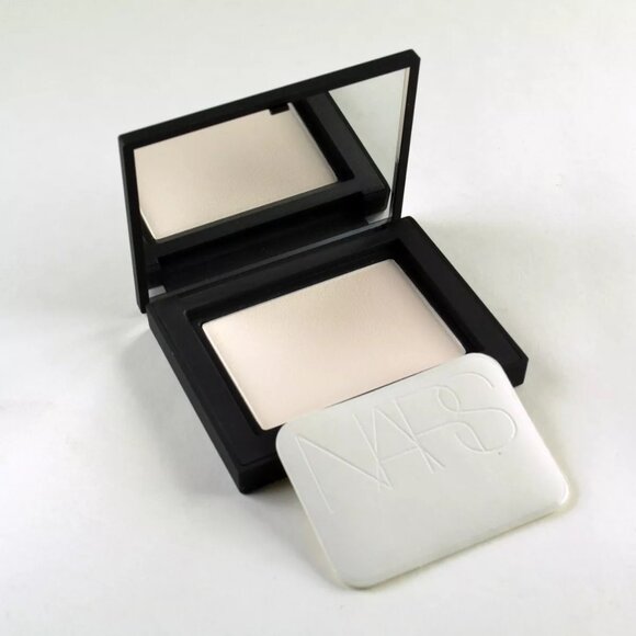 NARS Soft Velvet Pressed Powder SNOW 0.28 Oz. #1454 - Picture 1 of 2